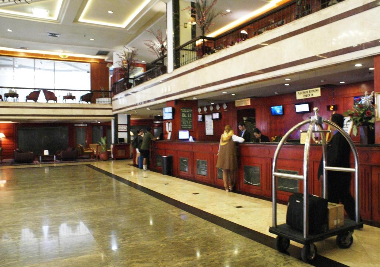 Hotel Soechi International Medan Exterior foto