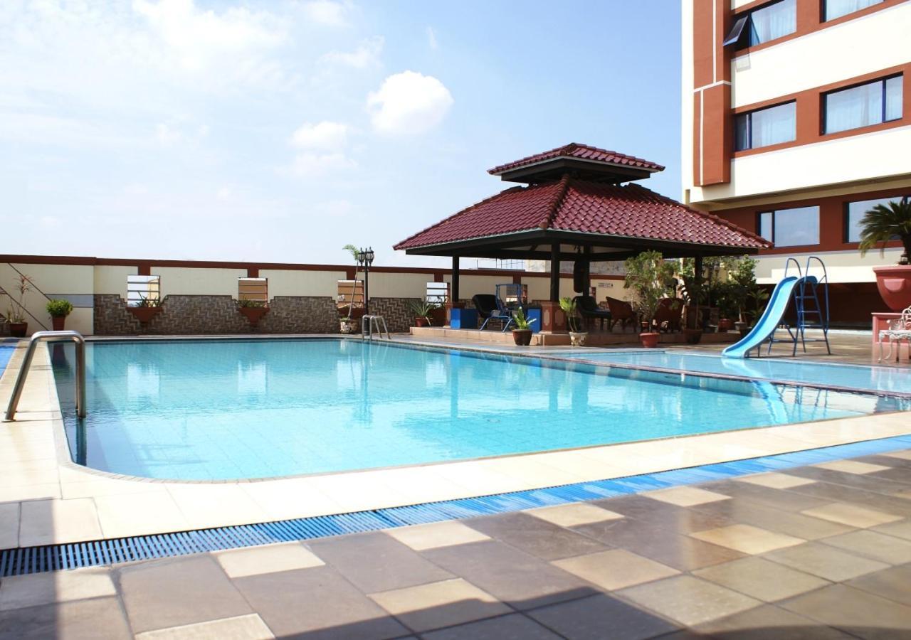 Hotel Soechi International Medan Exterior foto
