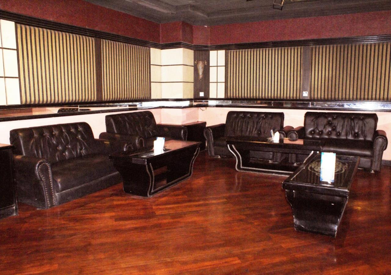 Hotel Soechi International Medan Exterior foto