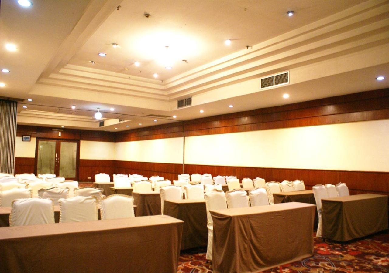 Hotel Soechi International Medan Exterior foto