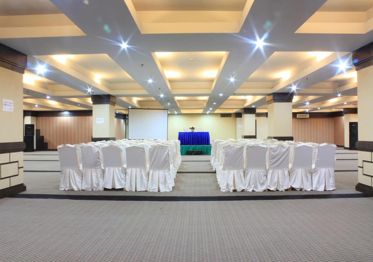 Hotel Soechi International Medan Exterior foto