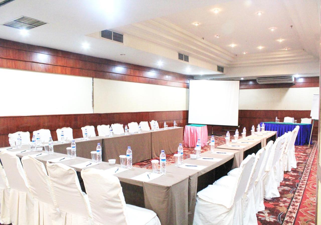 Hotel Soechi International Medan Exterior foto