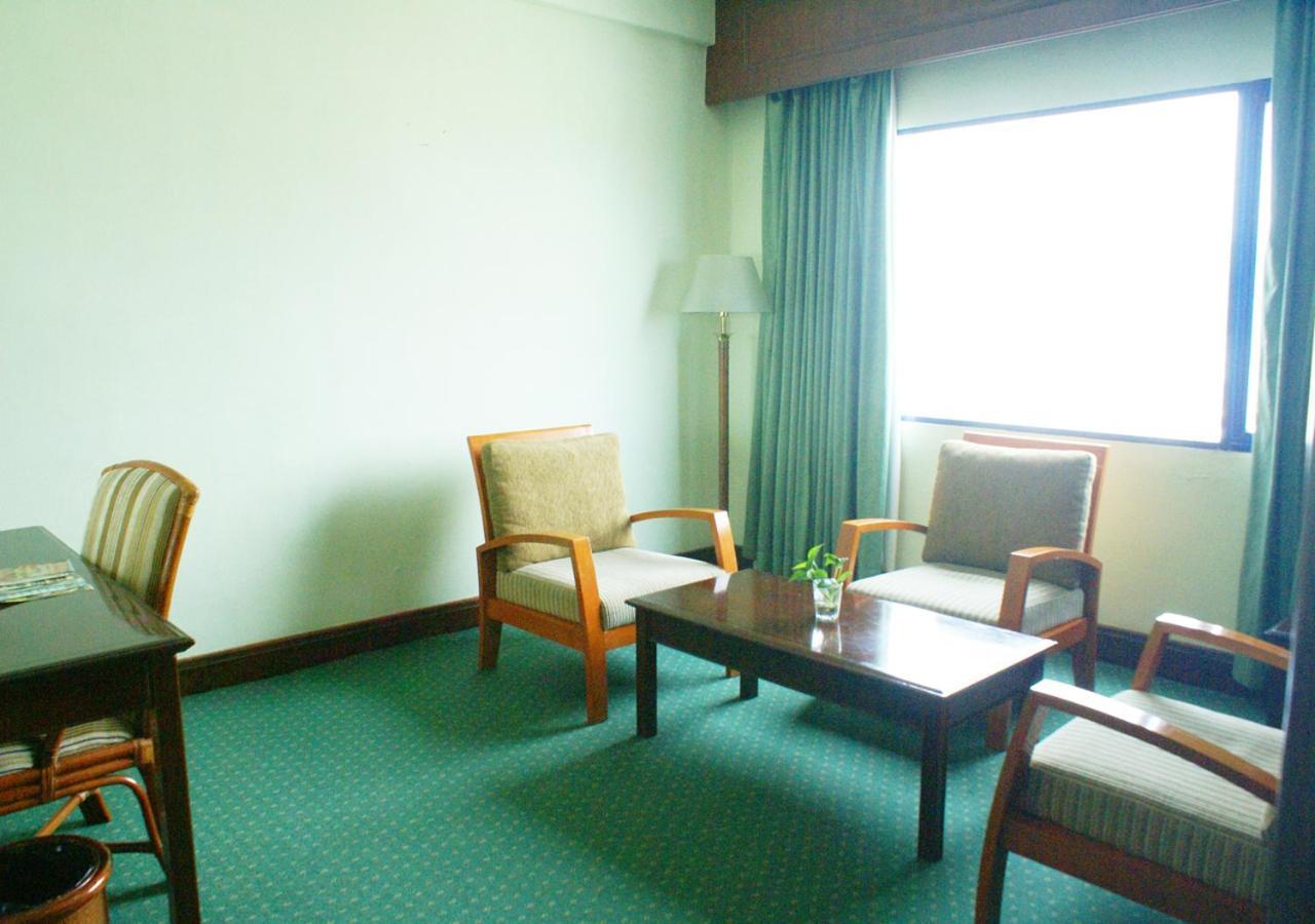 Hotel Soechi International Medan Exterior foto